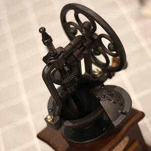 Moulin à <span class=keywords><strong>café</strong></span> vintage à manivelle pour usage domestique - Product Image 3