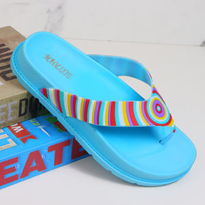 Les nouvelles belles <span class=keywords><strong>femmes</strong></span> nues pantoufles de plage originaux clappers tongs pantoufles <span class=keywords><strong>pour</strong></span> dames - Product Image 2