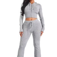 Ensemble décontracté pour femme : haut court à capuche en maille côtelée grise avec fermeture éclair et pantalon assorti, manches longues, couleur unie