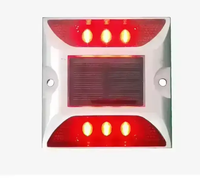 Réflecteur solaire de signalisation routière en aluminium, type œil de chat, avec lumière clignotante, capacité de charge 20T, optionnel avec LED, type borne routière solaire