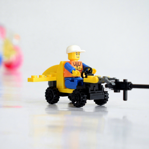 Nouvelle gelée de fruits, bonbons dans un jouet en forme d'œuf - Product Image 3