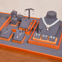 Vente en gros de bijoux personnalisés Jinsky Présentoir en bois de luxe Ensemble de présentoirs Organisateur de bijoux personnalisable