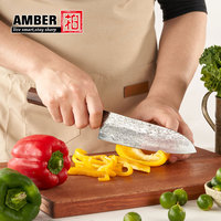 Santoku ambré 7 pouces fait à la main lame forgée Damas Vg10 Santoku Couteau de chef en acier japonais avec manche en bois