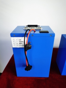 Paquete de Baterías de Descarga de 51.2V 5120Wh 100A con Protección IP67 para Aplicaciones Marítimas, Embarcaciones, Yates y Camiones - Product Image 3