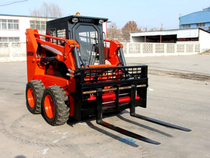 Mini-chargeuse compacte hydraulique de marque GM650 de 650 kg avec accessoires en option à vendre - Product Image 3