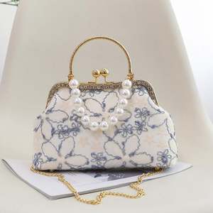 Bolsos de Mano de Lujo para Mujer con Flores Bordadas de Perlas para Graduación 2025, Bolsos de Noche para Boda, Estilo Chino, Bolso de Mano Brillante - Product Image 4
