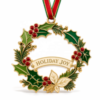 Ornement de Noël en gros : Couronne, Pendentif de Cheminée, Décoration d'Arbre, Cadeau Personnalisé, Ornement Métallique en Émail Souple avec Ruban