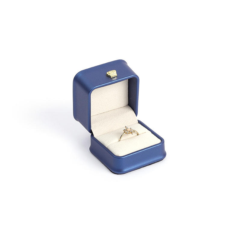 กล่องแหวนสีฟ้า