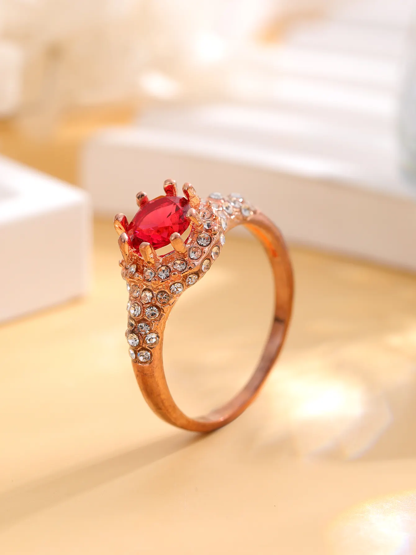Gioiello splendido elegante stile di moda rosso zircone diamante placcato oro rosa anello da donna
