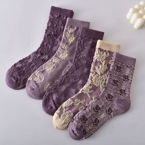 Calcetines de Algodón al por Mayor, Otoño Invierno, Nuevos Calcetines Coreanos Jacquard con Relieve Tridimensional en Color Morado, Calcetines de Tubo Medio para Mujer - Product Image 4