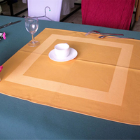 Échantillon gratuit et un service de station pour nappe blanche rectangulaire serviettes de cocktail blanches serviettes de mariage