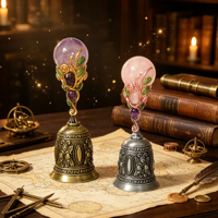 Cloche en laiton avec boule de cristal et feuille sculptée, style vintage, ornement de table pour la décoration intérieure et l'affichage en boutique de cadeaux