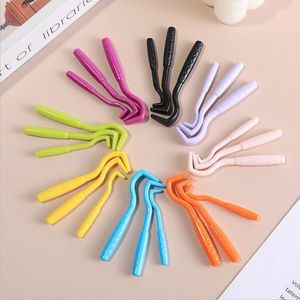 犬と猫のためのプロの3ピースペットグルーミングツールセットペットノミ除去ゴムとプラスチックノミ & ダニ除去櫛 - Product Image 2