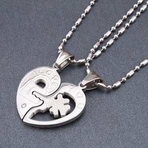 Juego de Collares para Pareja con Candado de Corazón y Llave de Amor en Acero Inoxidable |   Joyería de colgantes a juego Te Amo | Regalo de Cumpleaños o Aniversario para el Amor - Product Image 4