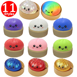 Venta al por mayor de fábrica: 11 estilos de juguete antiestrés gigante realista con forma de dumpling, bola de masa suave para apretar, juguete sensorial de descompresión con vaporera de bambú - Product Image 1