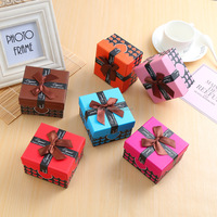 Boîte à bijoux pour la Saint-Valentin Boîte à montre avec nœud papillon Boîte d'emballage de mode multifonctionnelle Boîte à boucles d'oreilles et bagues Boîtes en carton rigide