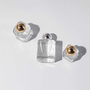 Flacon <span class=keywords><strong>de</strong></span> <span class=keywords><strong>parfum</strong></span> en verre transparent <span class=keywords><strong>de</strong></span> haute qualité avec biseau arrondi, vaporisateur fin, 30ML 50ML 100ML - Product Image 2