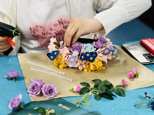 Vente en gros Mini <span class=keywords><strong>pistolet</strong></span> <span class=keywords><strong>à</strong></span> <span class=keywords><strong>colle</strong></span> <span class=keywords><strong>thermique</strong></span> Pistolets <span class=keywords><strong>à</strong></span> <span class=keywords><strong>colle</strong></span> thermofusible <span class=keywords><strong>Pistolet</strong></span> <span class=keywords><strong>à</strong></span> <span class=keywords><strong>colle</strong></span> sans fil - Product Image 2