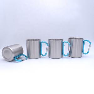 Taza de acero inoxidable personalizable con asa de sublimación, mosquetón de metal para acampada - Product Image 3