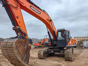รถขุดตีนตะขาบ DOOSAN DX360LC-9C มือสอง ปี 2023 รุ่น 36 ตัน เครื่องยนต์ ปั๊ม เกียร์ แบริ่ง มอเตอร์ PLC - Product Image 2