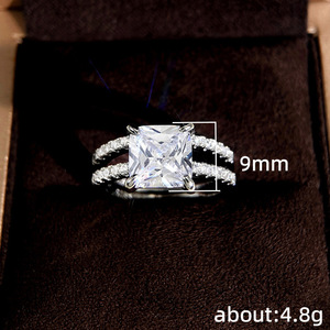 Set di anelli in due pezzi con zirconi quadrati scintillanti con taglio Princess per gioielli eleganti da donna - Product Image 4
