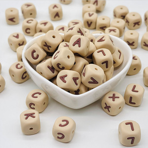 Nuove Perle in Silicone Beige a Forma di Lettera, Massaggiagengive per Neonati, Grado Alimentare, per Catenella Portaciuccio, Perle Sciolte per <span class=keywords><strong>la</strong></span> Dentizione, Lettere Inglesi, Ingrosso - Product Image 1