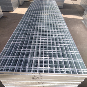 Grille <span class=keywords><strong>rectangulaire</strong></span> en acier au carbone XBY ASTM A36, taille nominale 36 po x 6 pi (largeur x longueur), finition galvanisée à chaud, matériau en fer lisse - Product Image 1