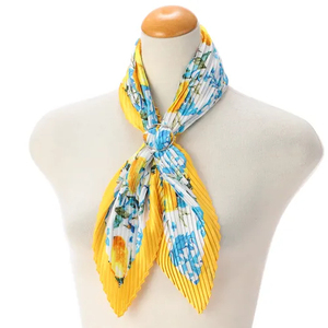 Écharpe courte plissée de haute qualité, couleur citron, peinte à la main, 100% polyester, châle tendance pour femmes, respirant et anti-transpiration - Product Image 1