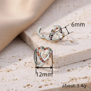 Orecchini a Cerchio a Doppio Strato a Forma di Cuore per Donne, Design Traforato, Gioielli Unici per Uso Quotidiano - Product Image 4