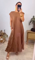 Robe longue plissée sans manches pour femme, nouvelle collection 2026, coupe naturelle, couleur unie, idéale pour les dîners