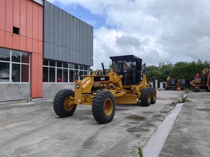 En stock, niveleuse Caterpillar 140H d'occasion entièrement remise à neuf, hydraulique d'origine CAT, faible nombre d'heures de fonctionnement, pour le nivellement routier - Product Image 5