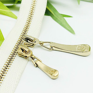 Hengda Custom Logo Handmade Metal Zip Puller 5# <strong>Gold</strong> Zinc Alloy Zipper <strong>Slider</strong> for Handbags Zip Pulle for Bag - Product Image 4