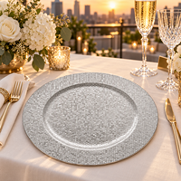 Assiettes de présentation géométriques Woju de 13 pouces en plastique argenté thermolaqué avec texture nid d'abeille pour la décoration de table de mariage