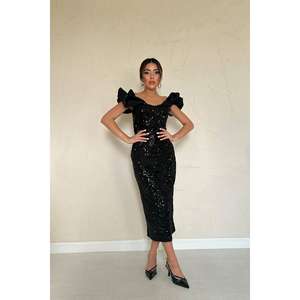 Robe de soirée élégante noire à sequins, coupe fourreau, épaules dénudées, manches bouffantes, dos nu, taille naturelle - Product Image 6