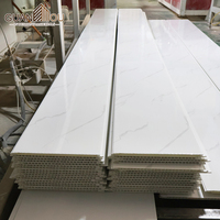 Plafond en PVC léger à bas prix, imperméable, plusieurs styles de plafond en PVC pour l'intérieur