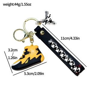 Porte-clés en forme de chaussure de basket-ball, dessin animé kawaii, PVC 3D, porte-clés anime, porte-clés de sac, cadeau, porte-clés en silicone personnalisé - Product Image 6