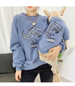 Sweat-shirts assortis brodés dinosaures mignons pour propriétaire et chien, en mélange de coton bleu, vêtements de loisirs toutes saisons, ensemble de vêtements pour animaux de compagnie - Product Image 1