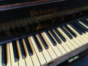 Piano Cuadrado Antiguo Raro del Siglo XIX, Behning 7552, Hecho a Mano, Instrumento Coleccionable de Madera, Calidad de Museo, Piano Antiguo 7552 - Product Image 2