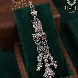 Bijou de mariage ethnique traditionnel en argent 925, motif Radha Krishna, fait main, oxydé, design de créateur - Product Image 1