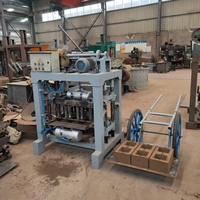 Petite machine à fabriquer des briques avec plusieurs options de moules Équipement industriel Mini machine à former des blocs semi-automatique