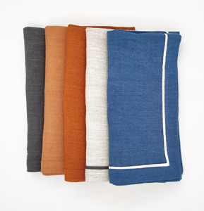 Serviette de table carrée en lin unie de luxe, faite à la main, écologique et biologique pour la décoration intérieure - Product Image 2