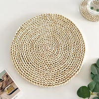 Nouveaux arrivages de tapis de table tissés naturels en cosse tissés tendance en gros personnalisés