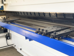 Venta Directa de Fábrica SANXIN, Máquina de Prensa Plegadora CNC para Doblado de Chapa Metálica con 30t/1600mm 63t/2500mm 100t/3200mm 160t/4000mm - Product Image 4