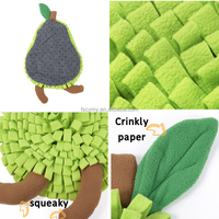 Schattig hondenspeeltje voor langzaam eten, snuffelmat met fruit (peer, perzik) en gerimpeld papier