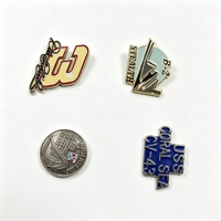 Broches personnalisées en métal émaillé sur mesure, badges à thème lettres, broches gaufrées personnalisées, collection souvenirs, vente en gros