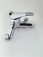 Luxe levier unique zinc corps robinet d'eau mélangeur carré comptoir lavabo salle de bain lavabo robinet double poignée salon