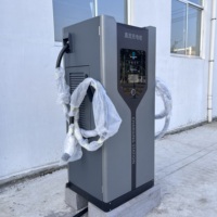 Nouveau chargeur public pour véhicules électriques THUNDER 120 240 kW AC/DC intégré avec double connecteur DC, protection IP55, charge rapide