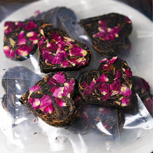 Dianhong Rose Thé Noir Rose Pétale Fleur Mélangé Arbre Ancien Thé Noir De Fengqing Yunnan Mini Gâteau Au Thé - Product Image 4
