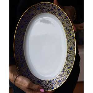 Service de table complet Richard Ginori Empire Pavone, vaisselle classique écologique avec or en relief pour les hôtels - Product Image 2