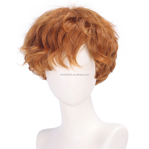 ชายหนุ่มหล่อและมีเสน่ห์ผมหยิกสั้นแสดงบทบาทคนต่างชาติ RON บนเวที - Product Image 3